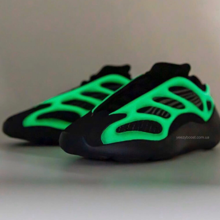 Yeezy 700 adidas store colorate alte